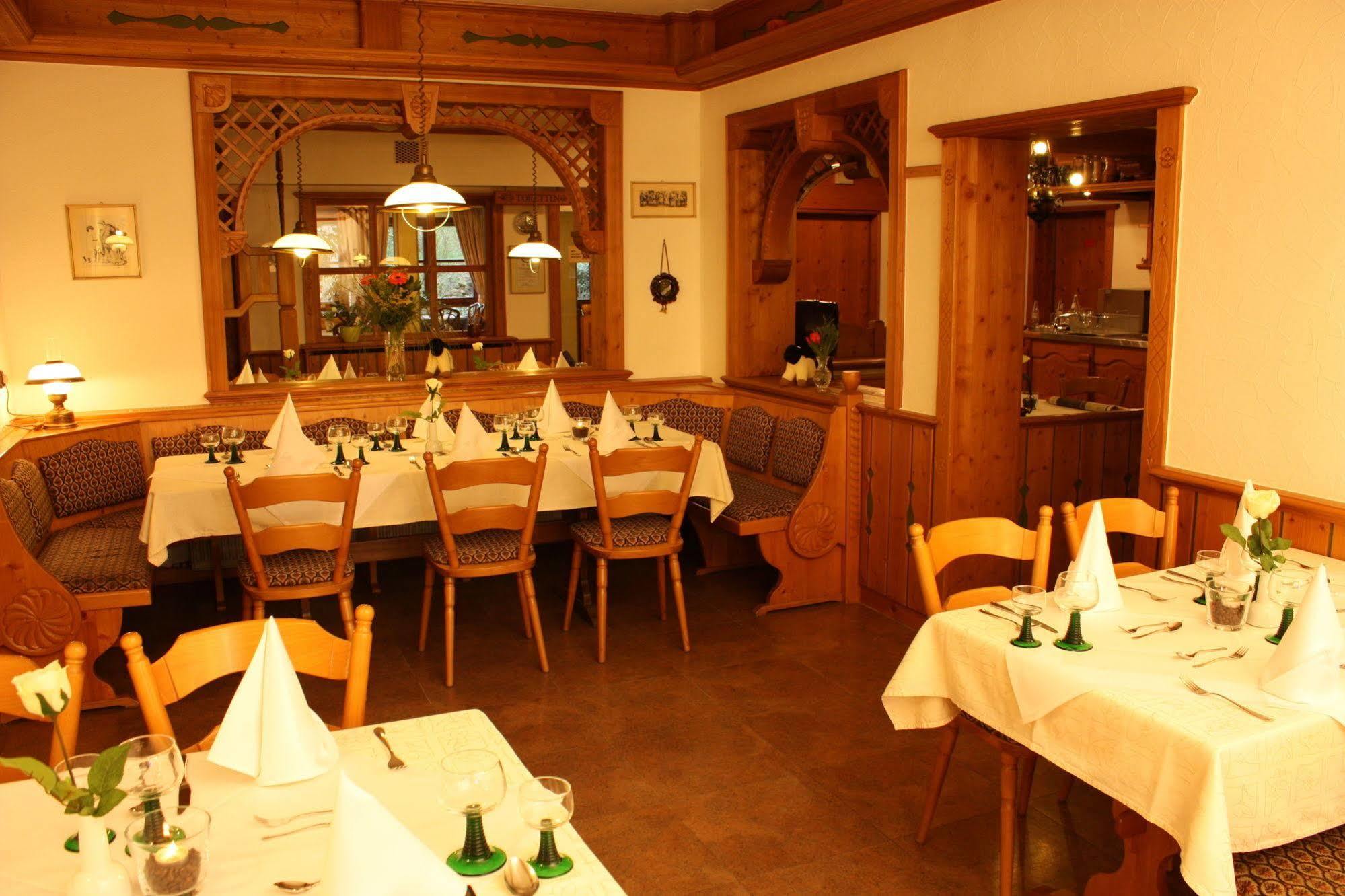 Hotel Gasthof Zum Biber Motten Exterior photo
